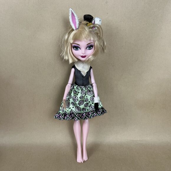 EVER AFTER HIGH Doll Bunny Blanc Doll 2012 Mattel - Picture 1 of 9